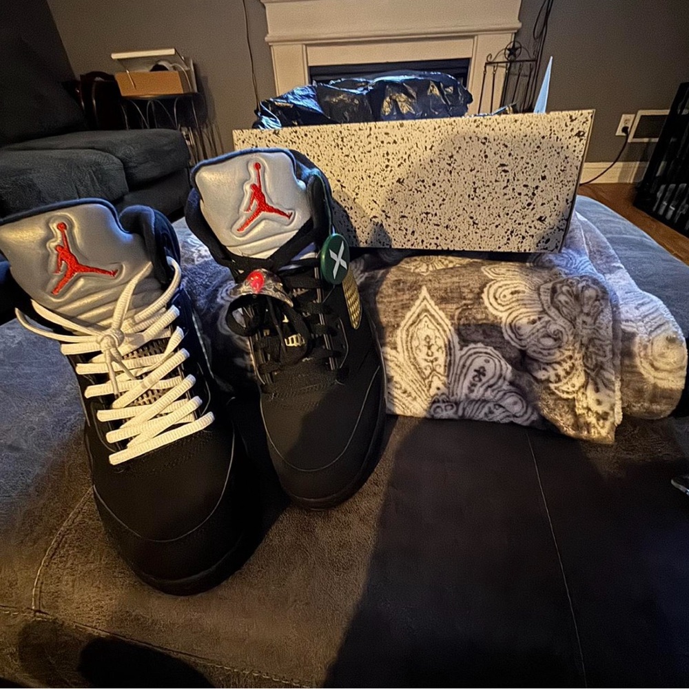Jordan 5 metallic (2016)